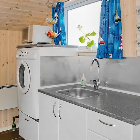 2 Bedroom Beautiful In Rudkobing Holiday home Spodsbjerg